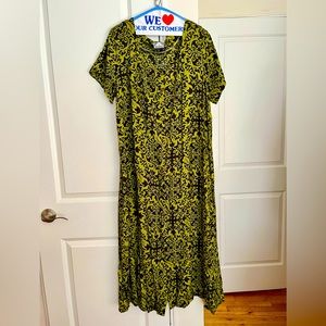 Manuheali’i Hawaii Olive Green & Black Maxi Dress w/Wooden Buttons